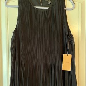 Halogen  size M lined pleated black shell